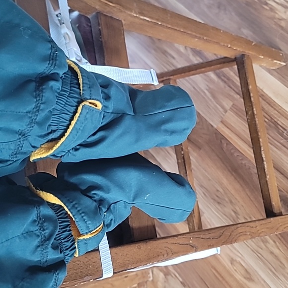 Snow suit - Picture 4 of 4